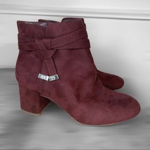 Kelly & Katie Takiso Bootie Women’s 9.5 Burgundy red ankle boots Size 9 1/2 Boot